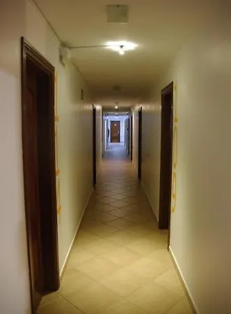 Отель Centre 2*